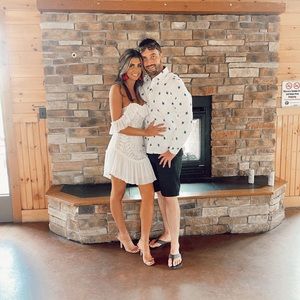 Selfie Leslie- Off the shoulder white dress